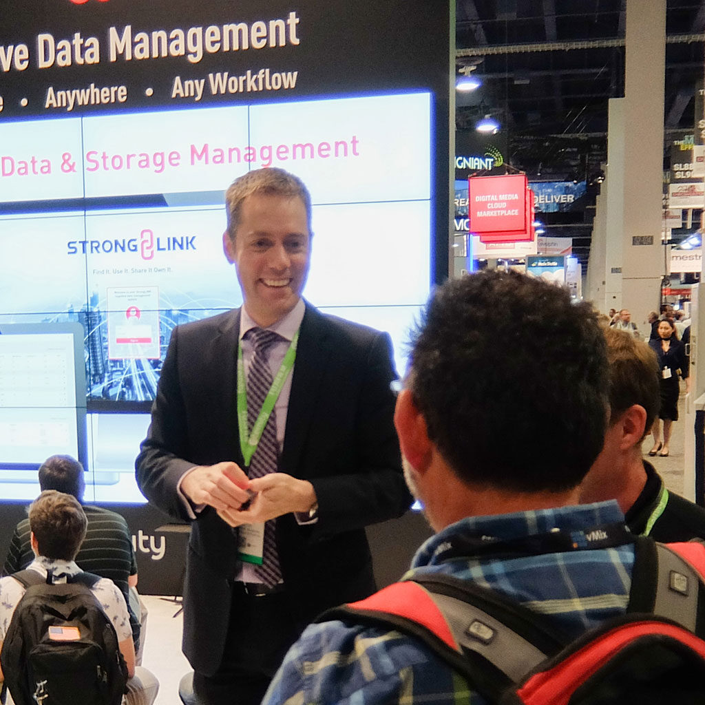 Trade show magician Joe Skilton working for Fujifilm